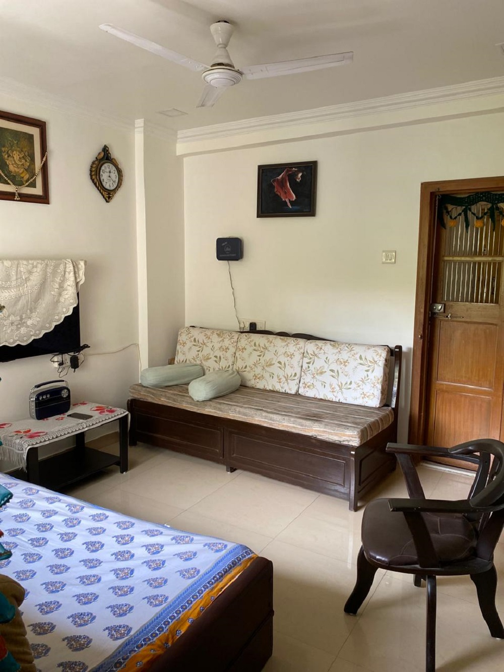 1 BHK + Pooja Room Apartment For Rent in Bandra West