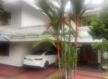 Parking in 4 BHK Independent House at Chembukkavu – for Sale