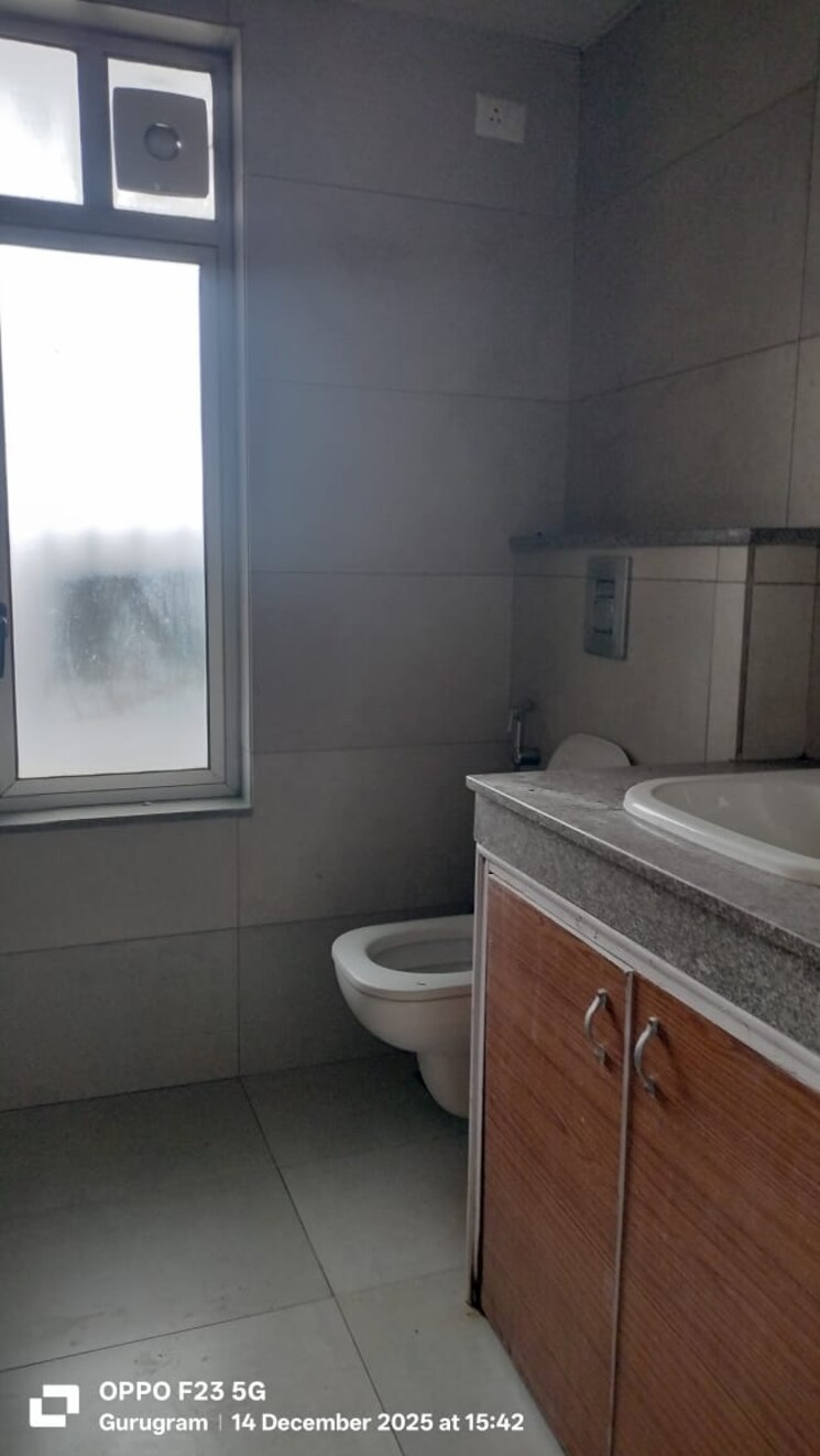 Bathroom, tata-la-vida 3.5 Bedroom 2691 Sq.Ft. Apartment In Sector 113 Gurgaon 9651529