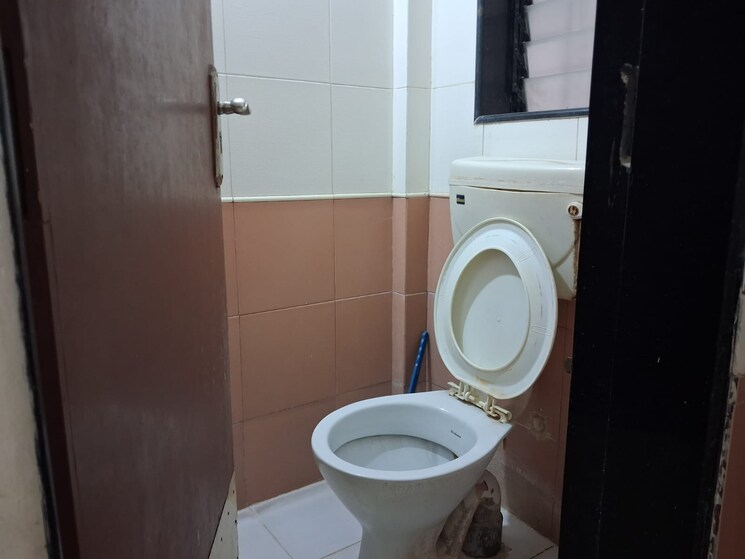 Bathroom, satellite-garden 1 Bedroom 430 Sq.Ft. Apartment In Goregaon East Mumbai 9651648