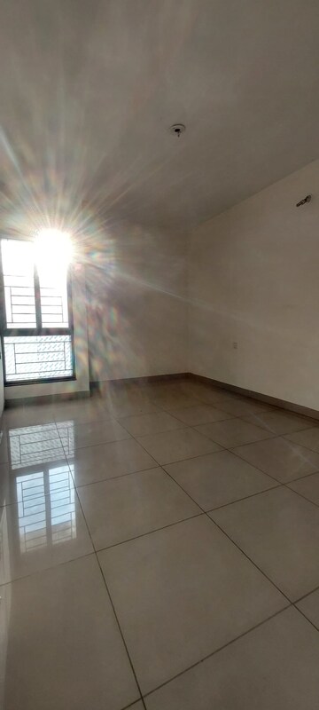 Room in 2 BHK Apartment at Nanded City Madhuvanti, Sinhagad Road – for Rent