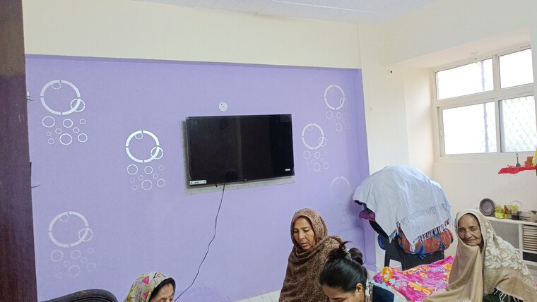 Room, alaknanda-tower 2 Bedroom 750 Sq.Ft. Apartment In Vaishali Sector 2 Ghaziabad 9651772