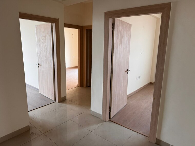 Room, emaar-palm-gardens 3.5 Bedroom 1900 Sq.Ft. Apartment In Sector 83 Gurgaon 9651779