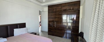 Bedroom in 3 BHK Apartment at KM Mid Summer CHS, Santacruz West – for Rent