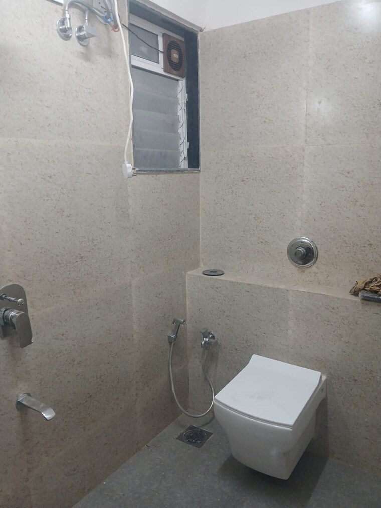 Bathroom, oxford-navrang-oasis 1 Bedroom 474 Sq.Ft. Apartment In Goregaon West Mumbai 9651759