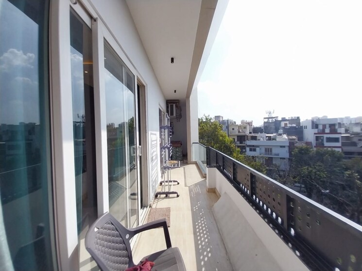 Balcony, sushant lok i 4 Bedroom 300 Sq.Yd. Builder Floor In Sushant Lok I Gurgaon 9651850