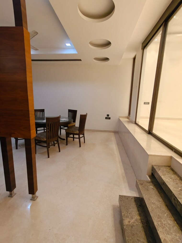 Team Area, vasant vihar 3 Bedroom 2700 Sq.Ft. Builder Floor In Vasant Vihar Delhi 9651686