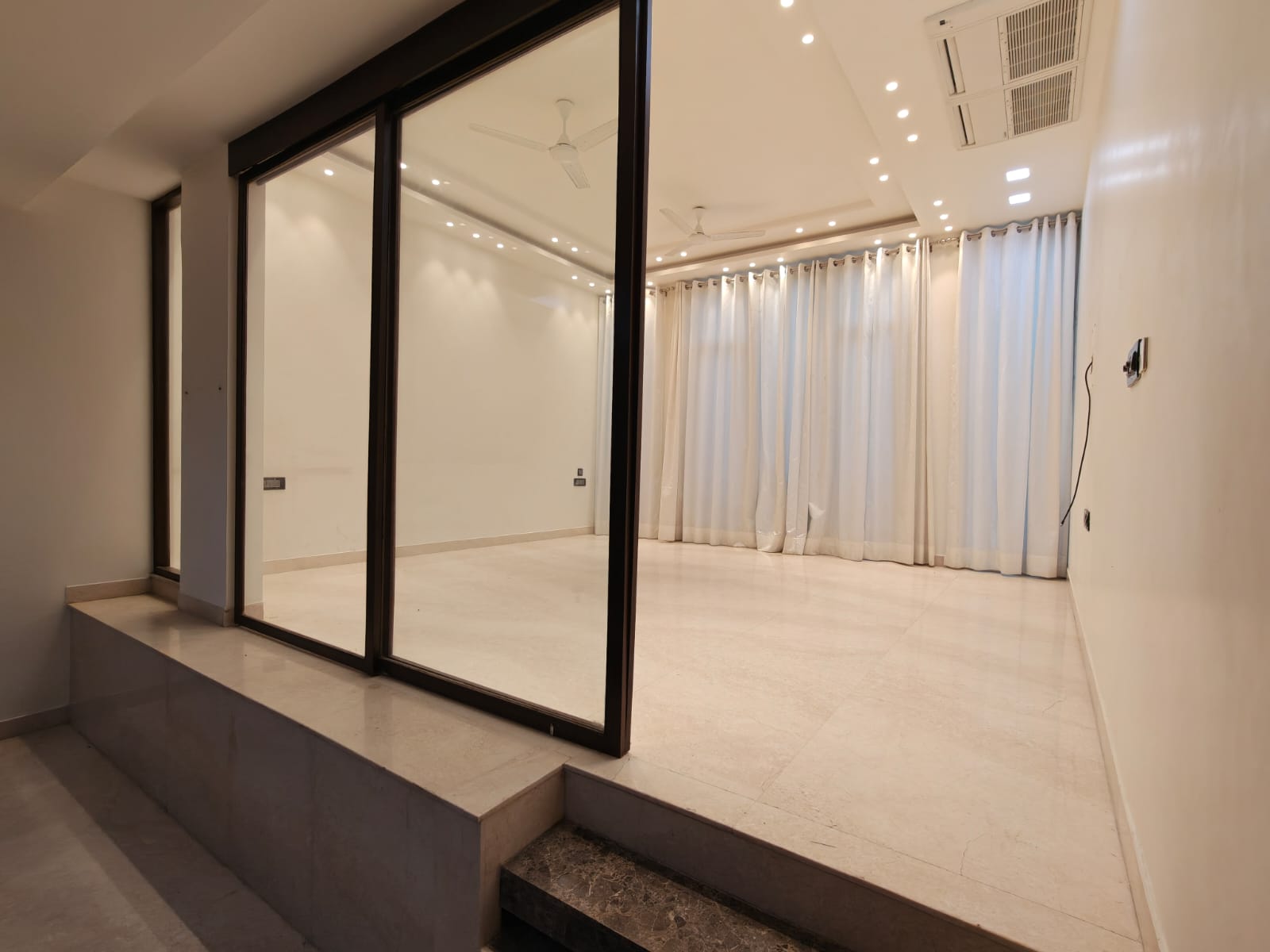 3 BHK + Servant Room Builder Floor For Rent in Vasant Vihar