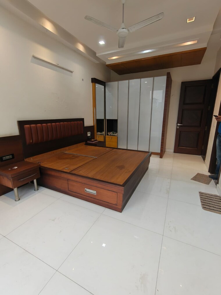 Kitchen, vasant vihar 3 Bedroom 2700 Sq.Ft. Builder Floor In Vasant Vihar Delhi 9651686