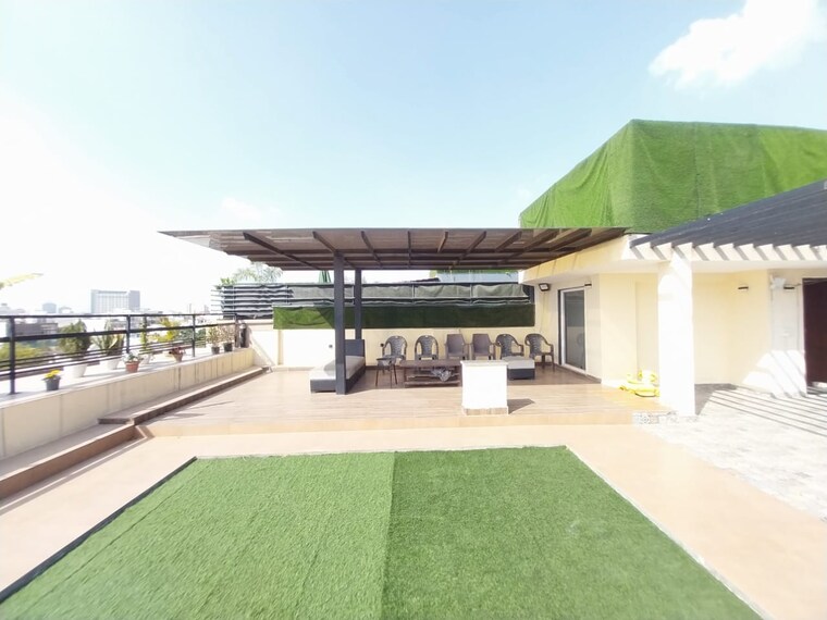 Exterior View, sushant lok i 4 Bedroom 300 Sq.Yd. Builder Floor In Sushant Lok I Gurgaon 9651850