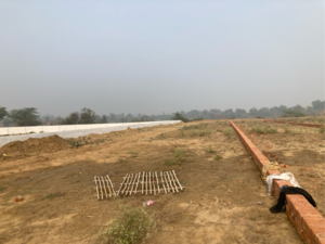  Plot For Sale in Gaur Yamuna City