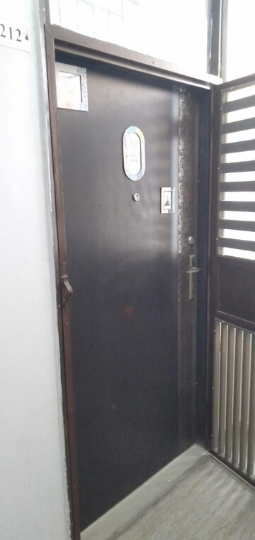 Furnished Amenities in 2 BHK Apartment at Ajnara Le Garden, Sector 16b Greater Noida – for Rent