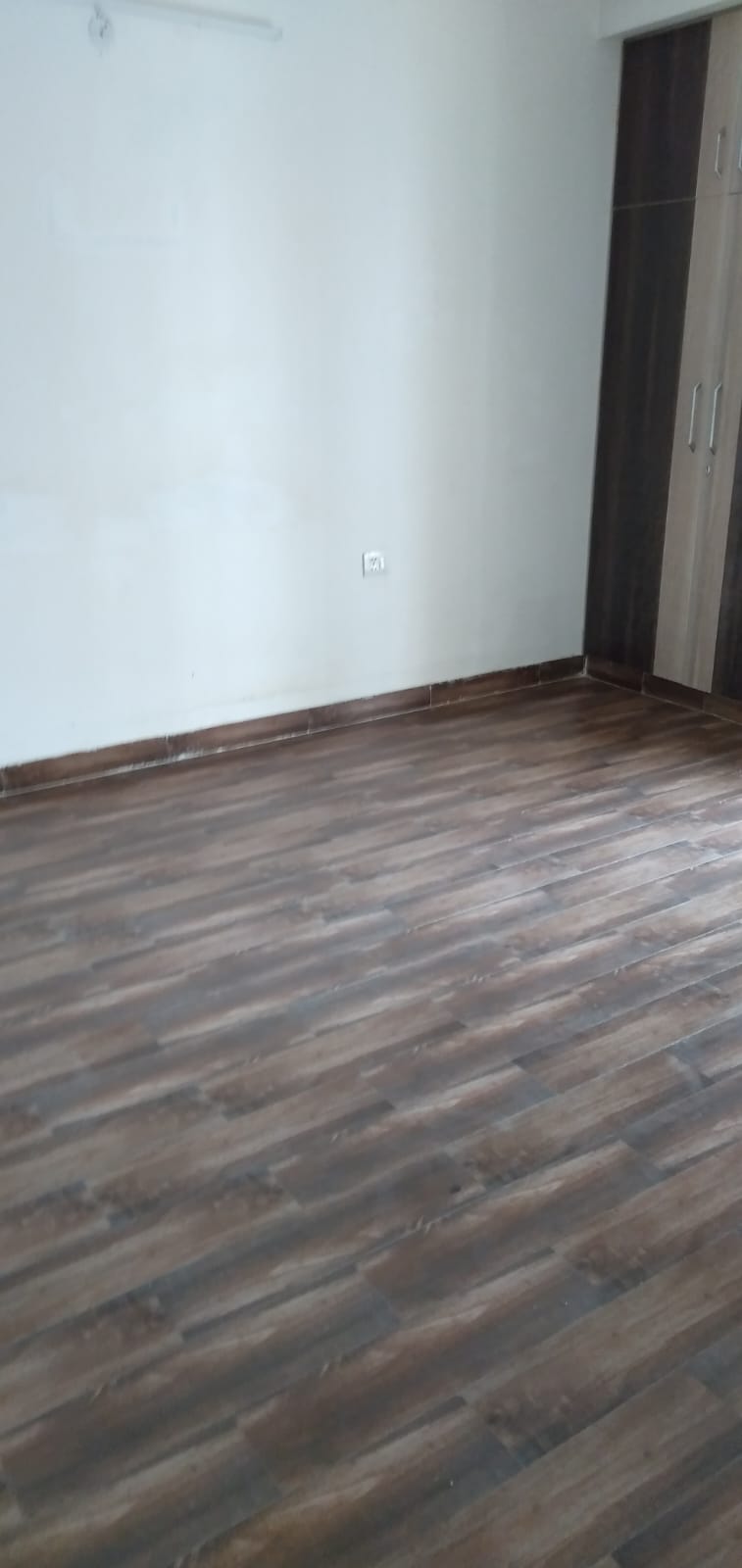 2 BHK + Extra Room 900 Sq.Ft. Apartment in Ajnara Le Garden