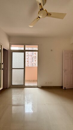 1 BHK + Extra Room Apartment For Sale in Amrapali Dream Valley