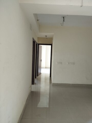 Room in 2 BHK Apartment at Panchsheel Greens II, Sector 16 Greater Noida – for Sale