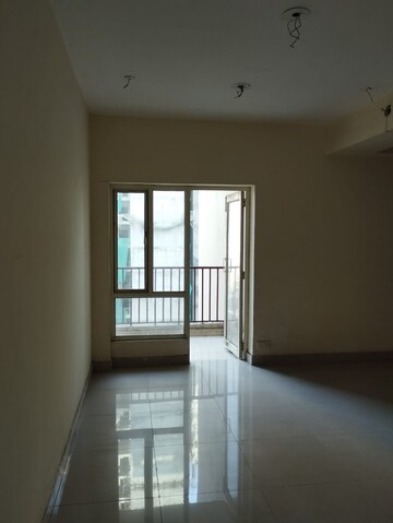 Room in 2 BHK Apartment at Panchsheel Greens II, Sector 16 Greater Noida – for Sale