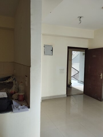 Room in 2 BHK Apartment at Panchsheel Greens II, Sector 16 Greater Noida – for Sale
