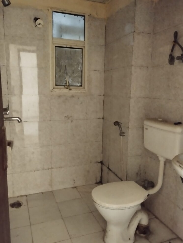 Bathroom, panchsheel-greens-ii 2 Bedroom 839 Sq.Ft. Apartment In Sector 16 Greater Noida Greater Noida 9651919