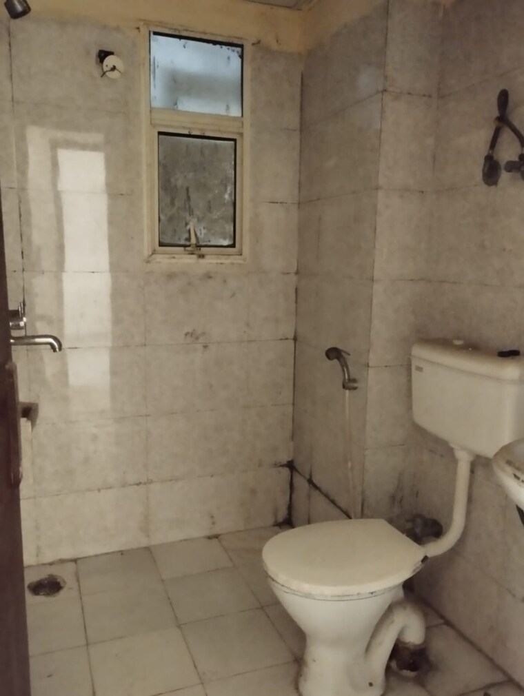 Bathroom, panchsheel-greens-ii 2 Bedroom 839 Sq.Ft. Apartment In Sector 16 Greater Noida Greater Noida 9651919