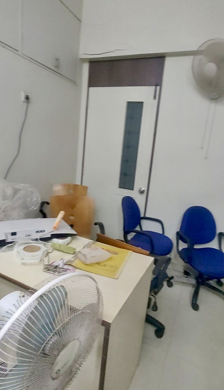 Team Area, malad west Commercial Office Space 300 Sq.Ft. In Malad West Mumbai 9652585