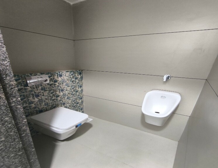 Bathroom, adajan 4 Bedroom 2805 Sq.Ft. Apartment In Adajan Surat 9652034