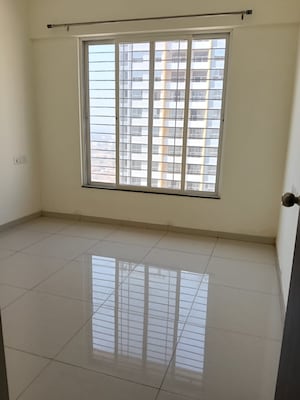 Room in 2 BHK Apartment at Kolte Patil Life Republic, Hinjewadi – for Rent