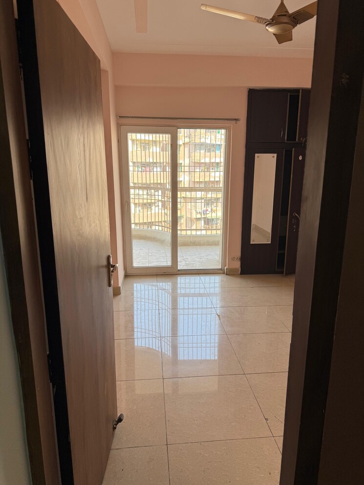 Room, amrapali-dream-valley 2 Bedroom 805 Sq.Ft. Apartment In Tech Zone 4 Greater Noida Greater Noida 9652157