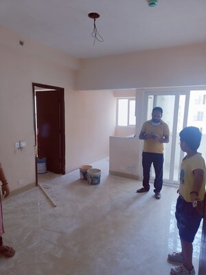 Room in 1 BHK Apartment at Amrapali Dream Valley, Tech Zone 4 Greater Noida – for Sale