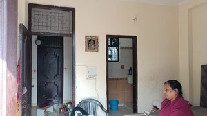 Room in 3 BHK Builder Floor at Vaishali Sector 4 – for Sale