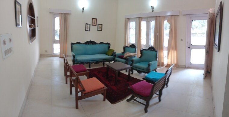 Living Room, sector 17a 3 Bedroom 2500 Sq.Ft. Builder Floor In Sector 17a Gurgaon 9652306