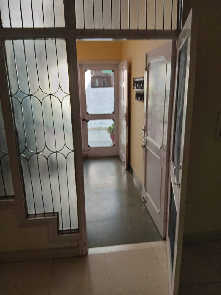 undefined, sector 17a 3 Bedroom 2500 Sq.Ft. Builder Floor In Sector 17a Gurgaon 9652306