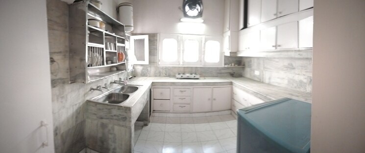 Kitchen, sector 17a 3 Bedroom 2500 Sq.Ft. Builder Floor In Sector 17a Gurgaon 9652306