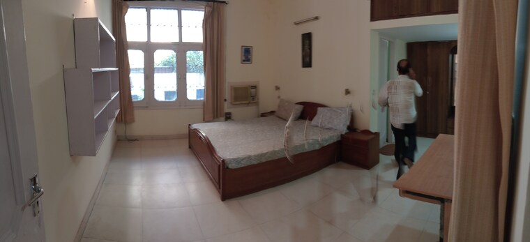 Bedroom, sector 17a 3 Bedroom 2500 Sq.Ft. Builder Floor In Sector 17a Gurgaon 9652306