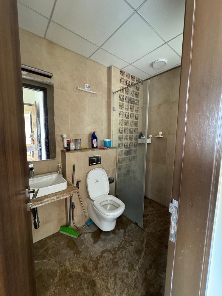 Bathroom, peninsula-salsette-27 2 Bedroom 760 Sq.Ft. Apartment In Byculla Mumbai 9652220