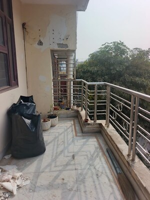 Balcony in 3 BHK Builder Floor at Ardee City, Sector 52 – for Rent