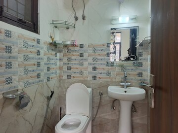 Bathroom in 3 BHK Builder Floor at Ardee City, Sector 52 – for Rent