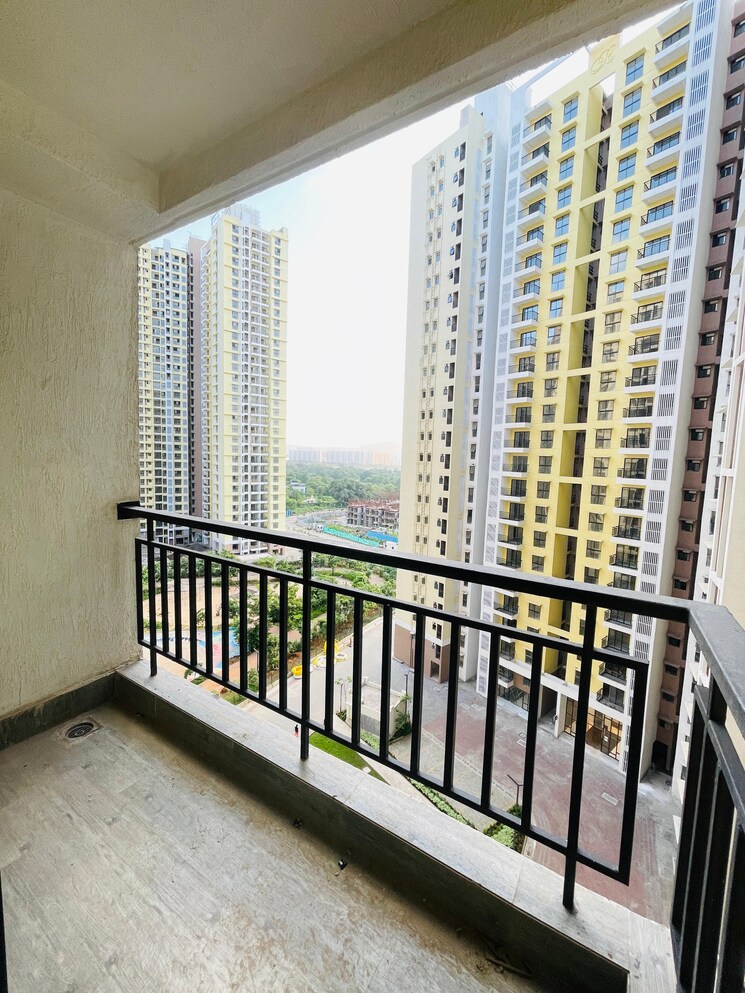 Balcony, runwal-gardens-phase-i 1 Bedroom 467 Sq.Ft. Apartment In Dombivli East Thane 9652302