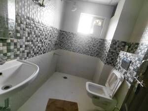 Team Area in 3 BHK Apartment at LDA Parijaat Apartments, Faizabad Road – for Rent