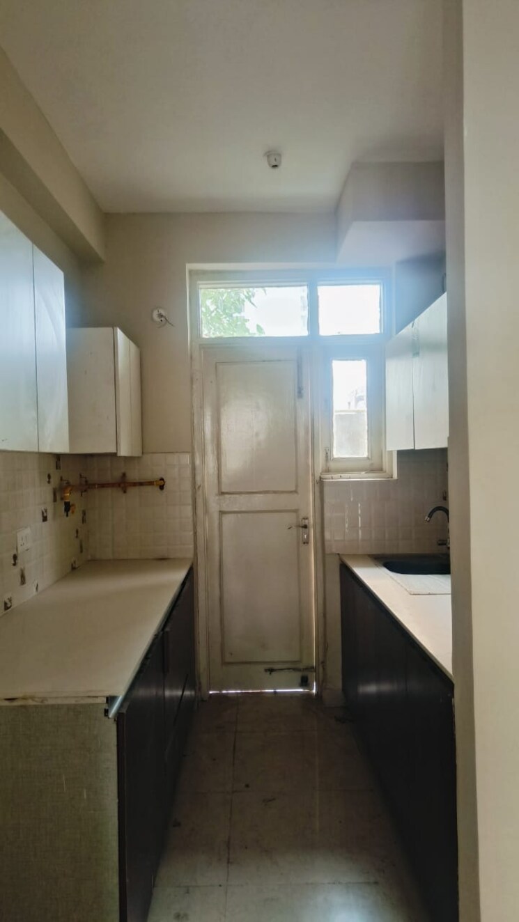 Bathroom, bptp-park-81 3 Bedroom 1882 Sq.Ft. Apartment In Sector 81 Faridabad 9652312