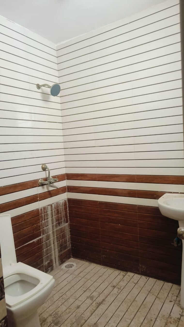 Bathroom, bptp-park-81 3 Bedroom 1882 Sq.Ft. Apartment In Sector 81 Faridabad 9652312