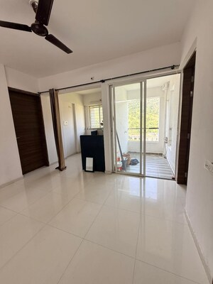 Building Lobby in 1.5 BHK Apartment at Highpoint ITrend Homes Phase 2, Hinjewadi – for Rent