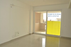 Room in 2 BHK Apartment at Ramprastha City The Edge Towers, Sector 37d – for Sale