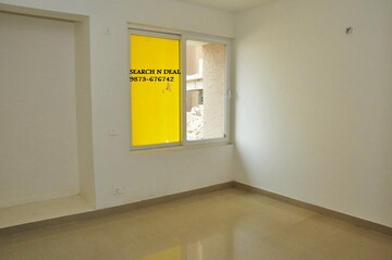 Room in 2 BHK Apartment at Ramprastha City The Edge Towers, Sector 37d – for Sale