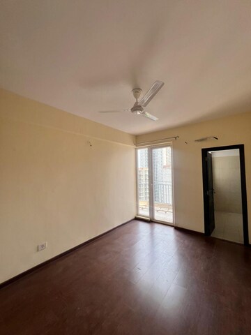 Room in 3.5 BHK Apartment at 3C Orris Greenopolis, Sector 89 – for Rent