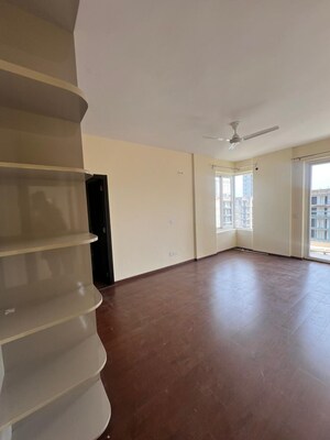 Room in 3.5 BHK Apartment at 3C Orris Greenopolis, Sector 89 – for Rent
