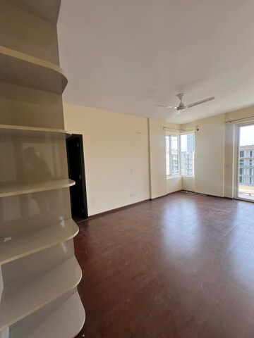 Room in 3.5 BHK Apartment at 3C Orris Greenopolis, Sector 89 – for Rent