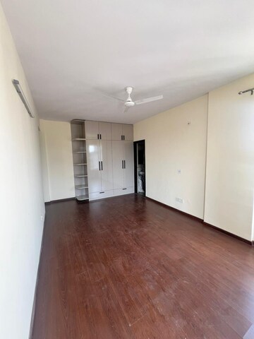 Room in 3.5 BHK Apartment at 3C Orris Greenopolis, Sector 89 – for Rent