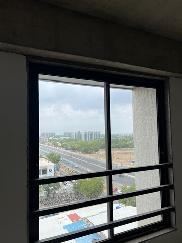 Room in  Office Space at ARK Solitaire Connect, Makarba – for Rent