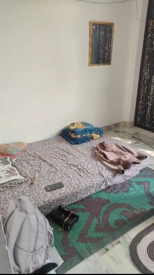 Bedroom in 1 BHK Builder Floor at Vaishali Sector 3 – for Rent