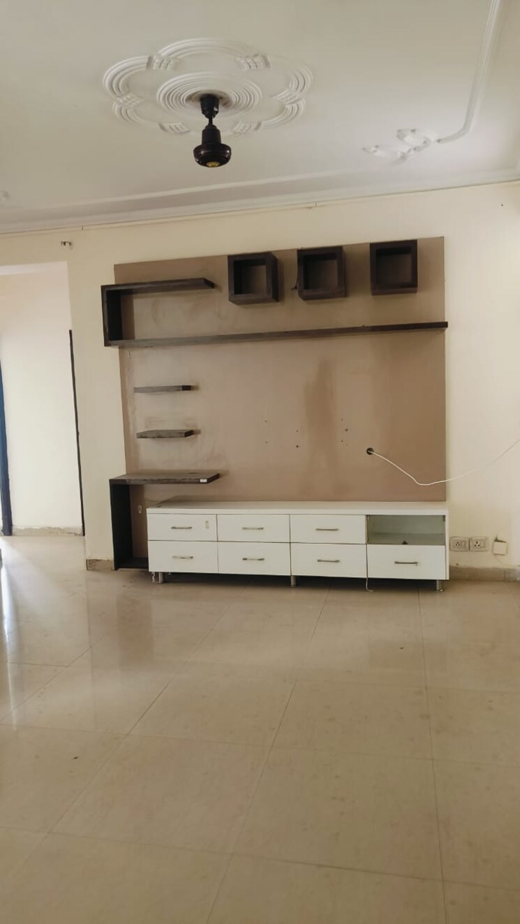 Room, puri-vip-floors 3 Bedroom 1248 Sq.Ft. Apartment In Sector 81 Faridabad 9652579